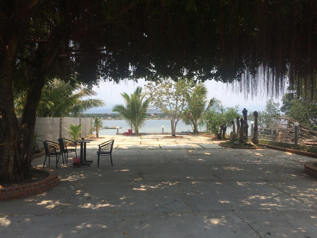 Dragon Bay Hotel Cam Lam Esterno foto